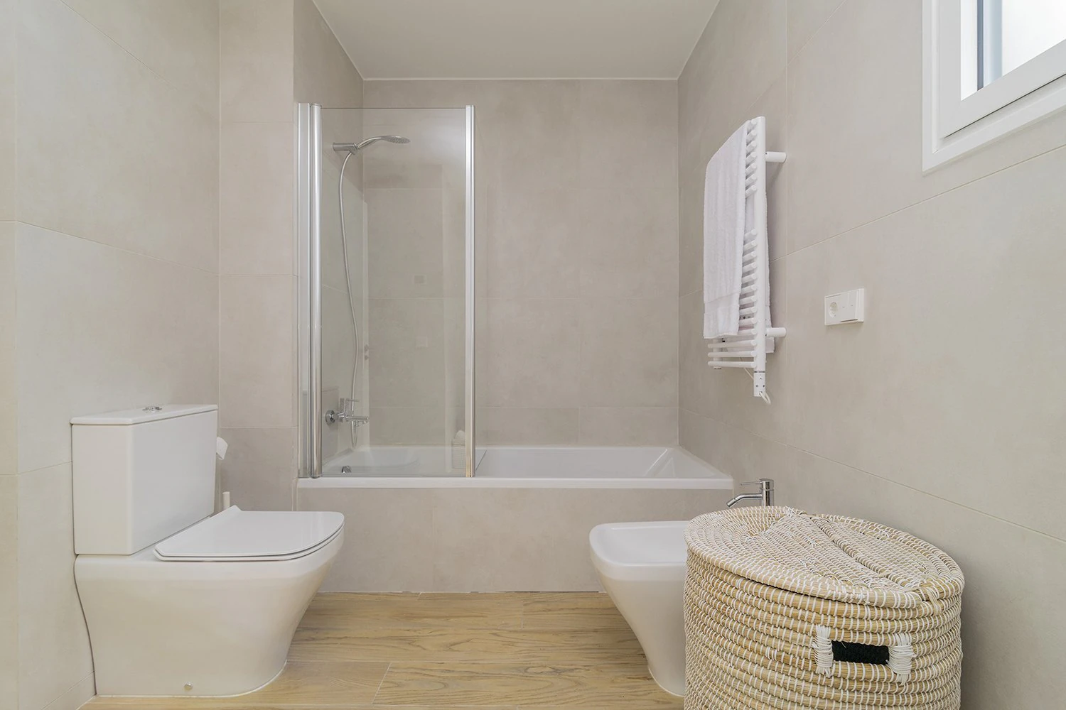 SLON-VB - Exclusivo chalet de nueva construcción con piscina y garaje