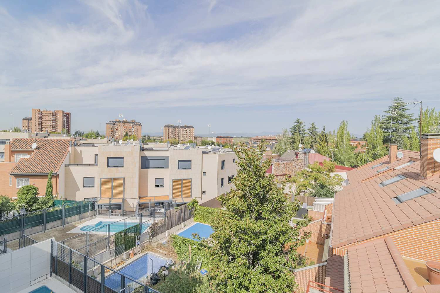 SLON-VB - Exclusivo chalet de nueva construcción con piscina y garaje