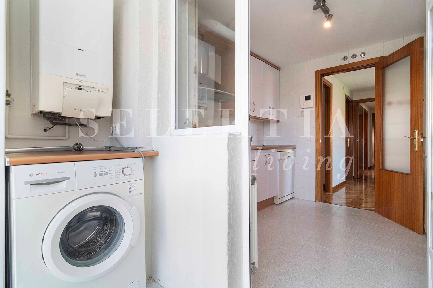ESTUPENDO PISO EXTERIOR EN ALQUILER DE TRES HABITACIONES  EN  MORATALAZ
