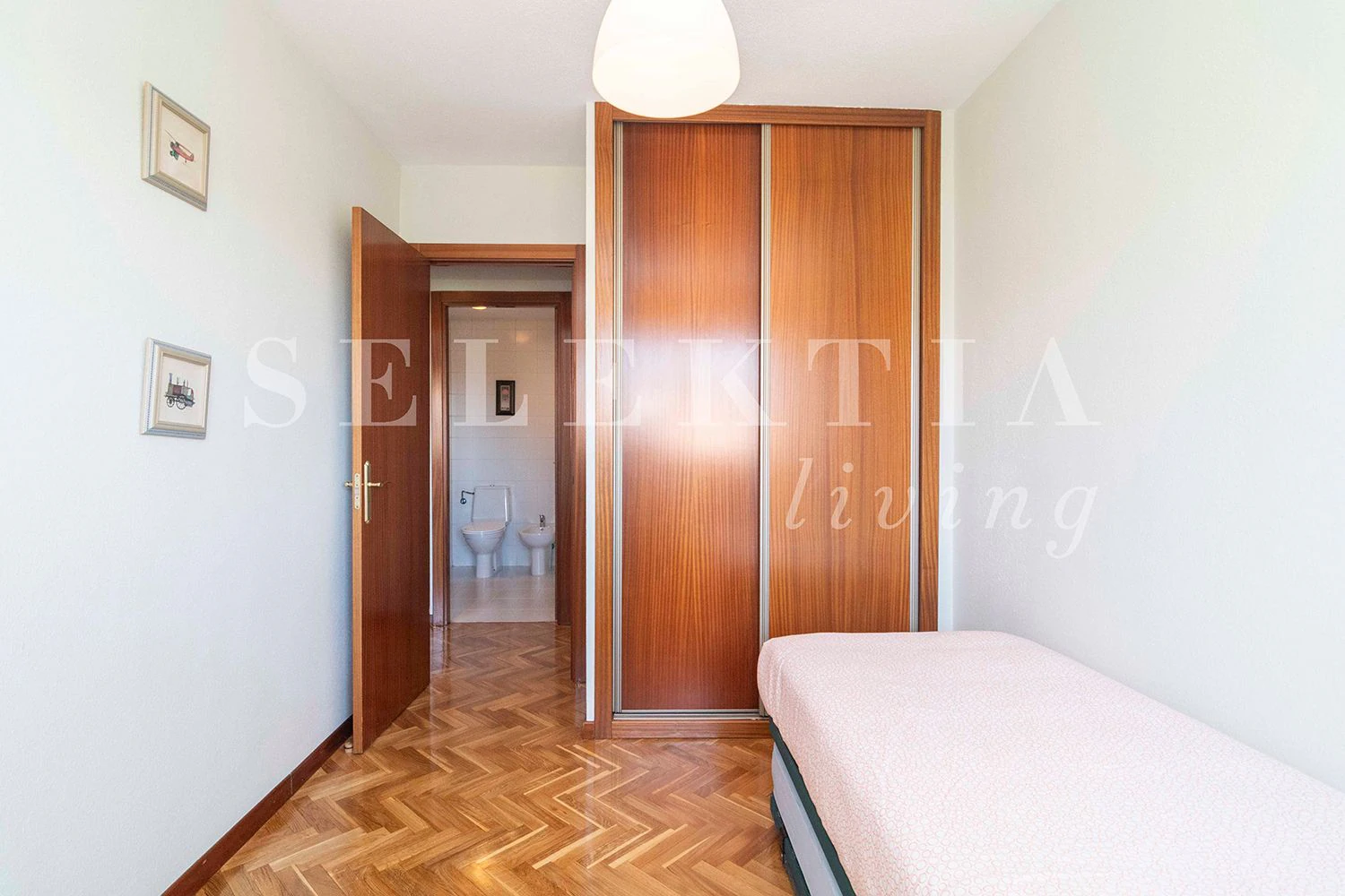 ESTUPENDO PISO EXTERIOR EN ALQUILER DE TRES HABITACIONES  EN  MORATALAZ