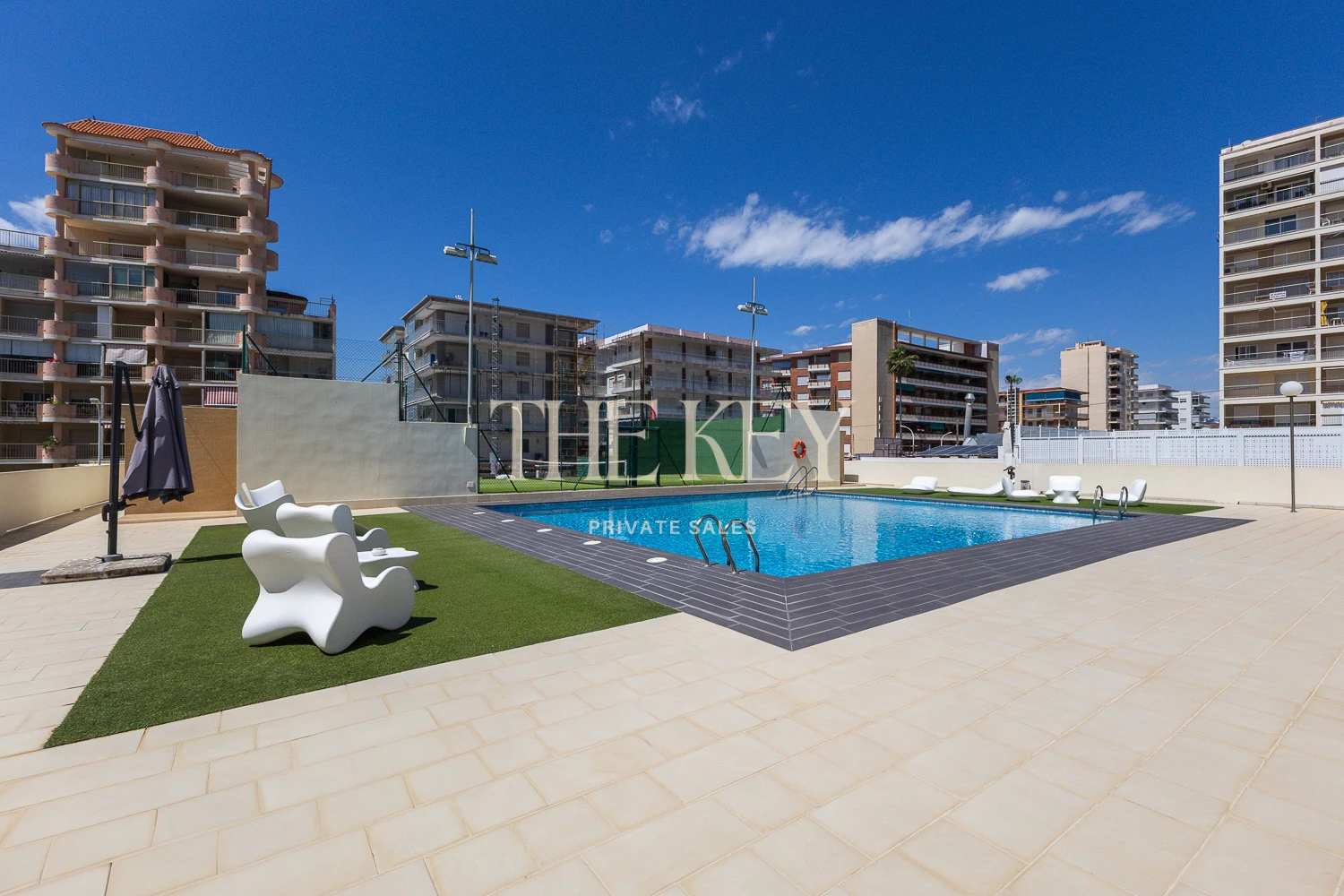 Apartamento Primera Línea Gandia Lujo: 240m² y Vistas al Mar | The Key