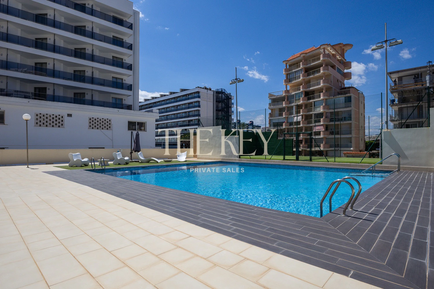 Apartamento Primera Línea Gandia Lujo: 240m² y Vistas al Mar | The Key