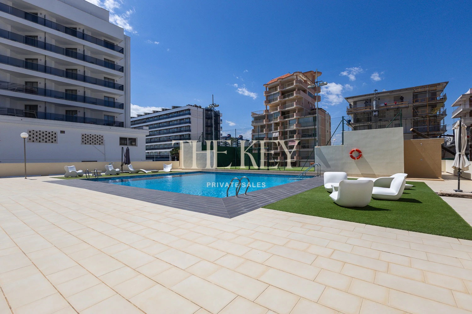 Apartamento Primera Línea Gandia Lujo: 240m² y Vistas al Mar | The Key
