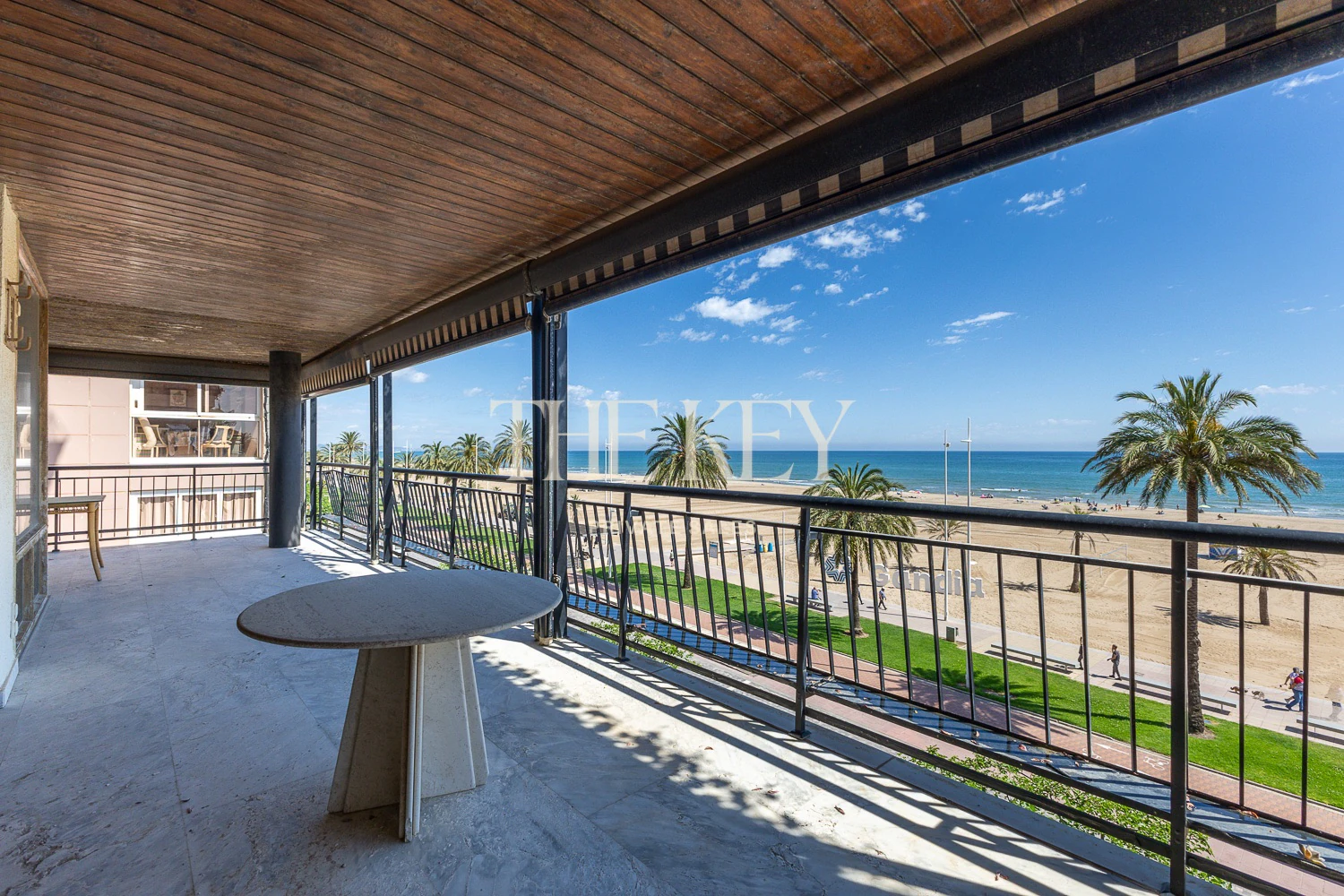 Apartamento Primera Línea Gandia Lujo: 240m² y Vistas al Mar | The Key
