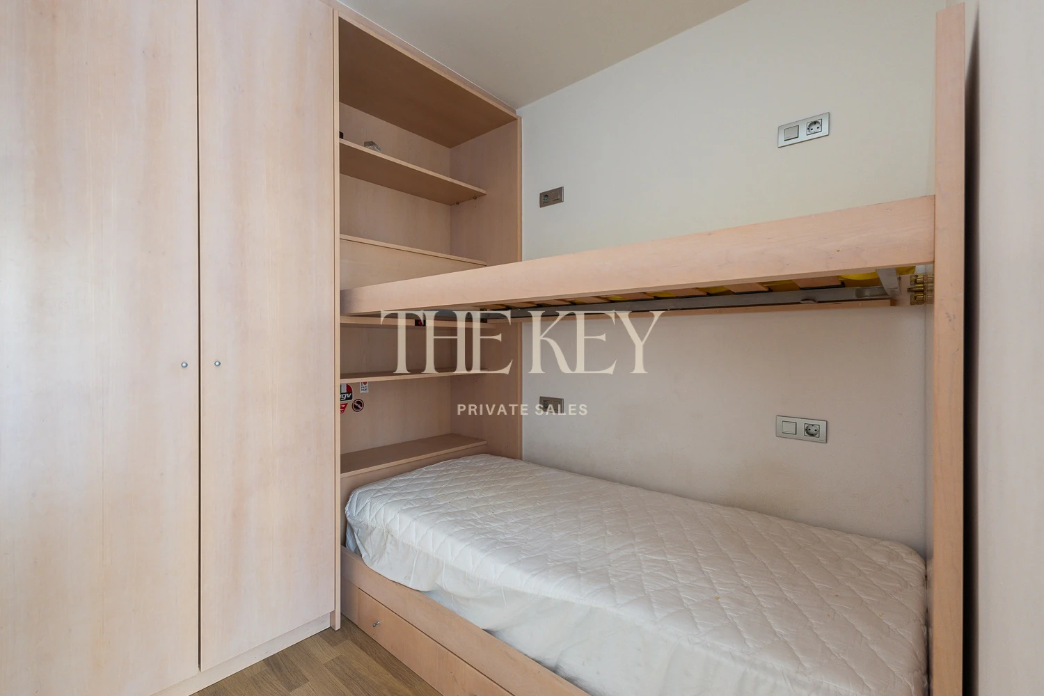 Apartamento Primera Línea Gandia Lujo: 240m² y Vistas al Mar | The Key