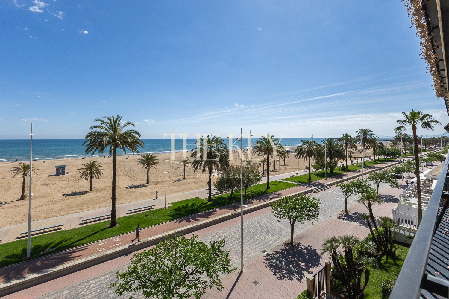 Apartamento Primera Línea Gandia Lujo: 240m² y Vistas al Mar | The Key