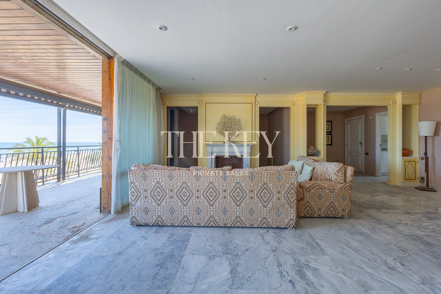 Apartamento Primera Línea Gandia Lujo: 240m² y Vistas al Mar | The Key