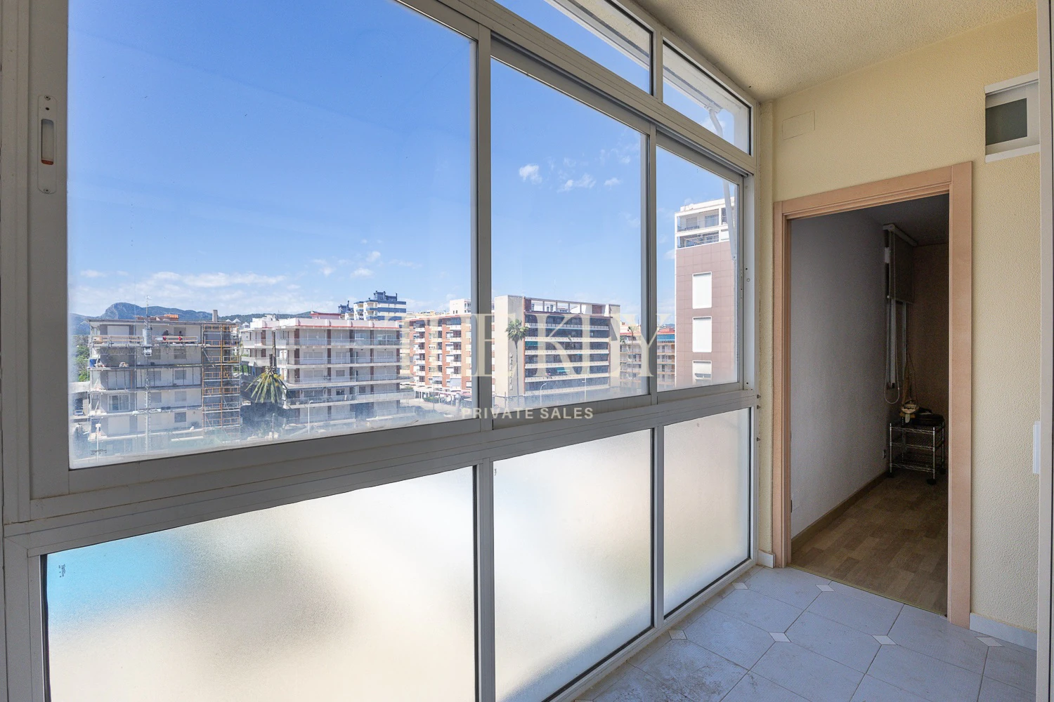 Apartamento Primera Línea Gandia Lujo: 240m² y Vistas al Mar | The Key