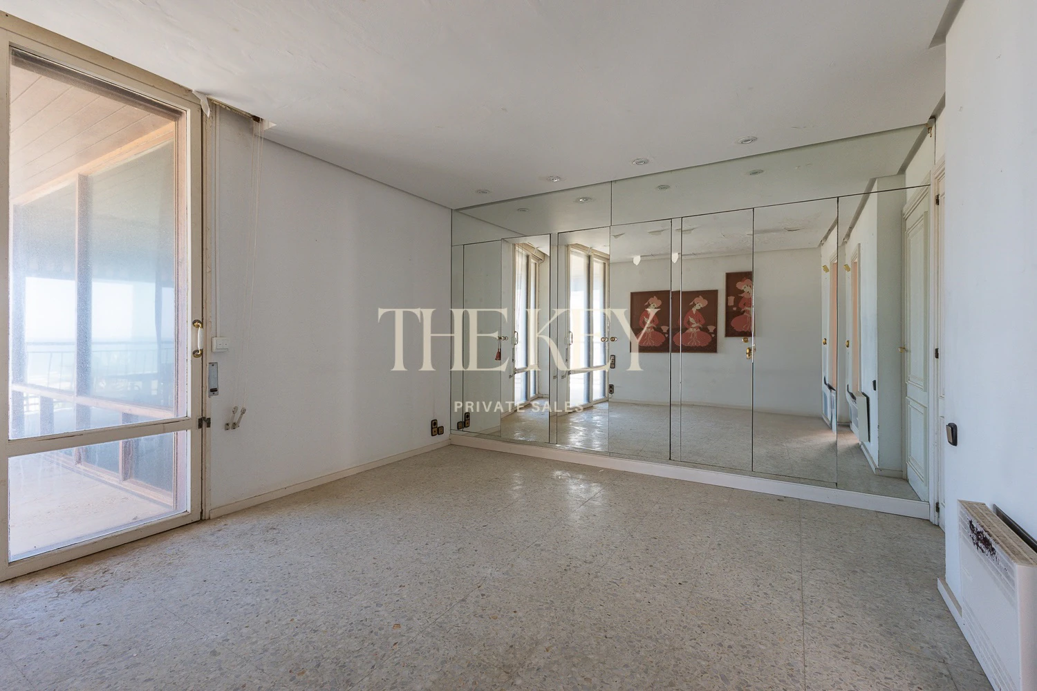 Apartamento Primera Línea Gandia Lujo: 240m² y Vistas al Mar | The Key
