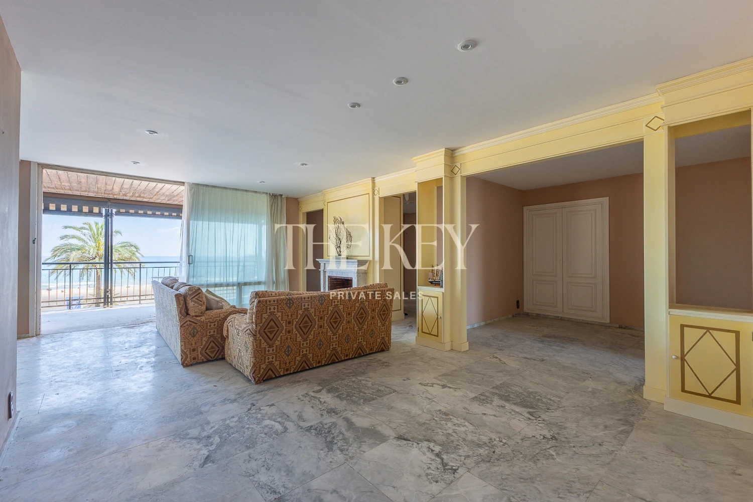 Apartamento Primera Línea Gandia Lujo: 240m² y Vistas al Mar | The Key