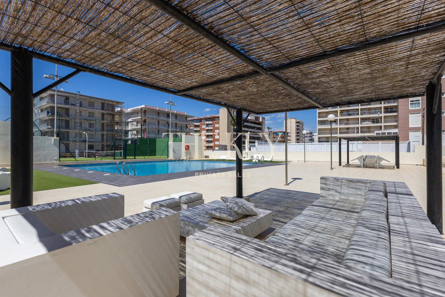 Apartamento Primera Línea Gandia Lujo: 240m² y Vistas al Mar | The Key