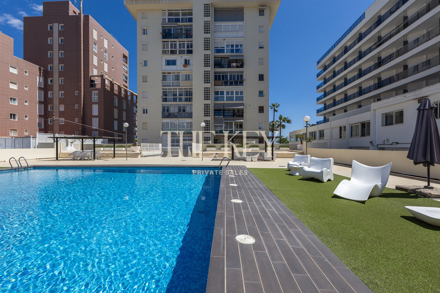 Apartamento Primera Línea Gandia Lujo: 240m² y Vistas al Mar | The Key