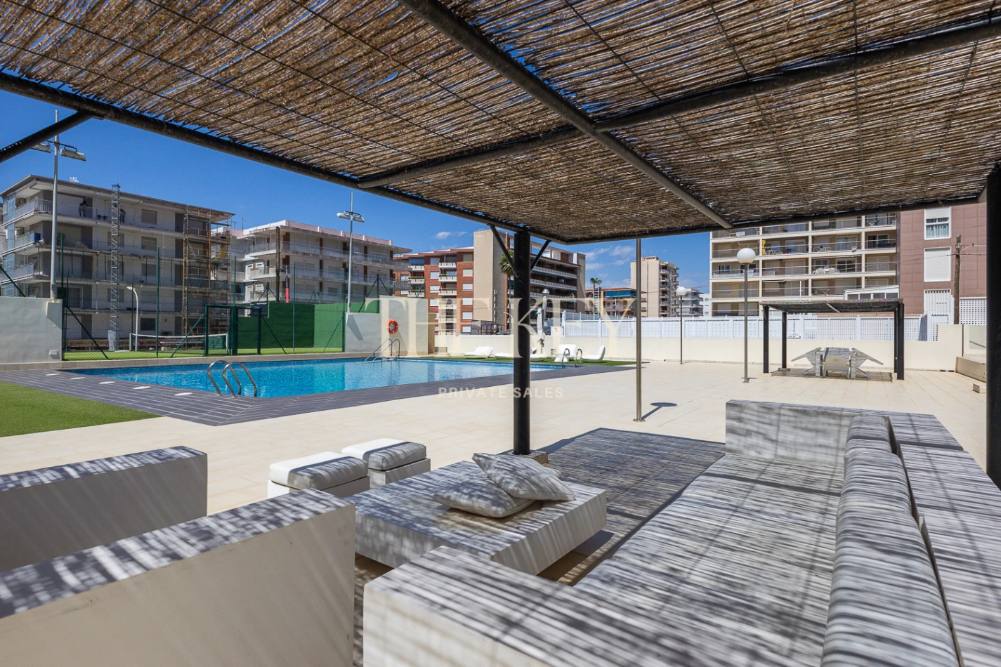 Apartamento Primera Línea Gandia Lujo: 240m² y Vistas al Mar | The Key