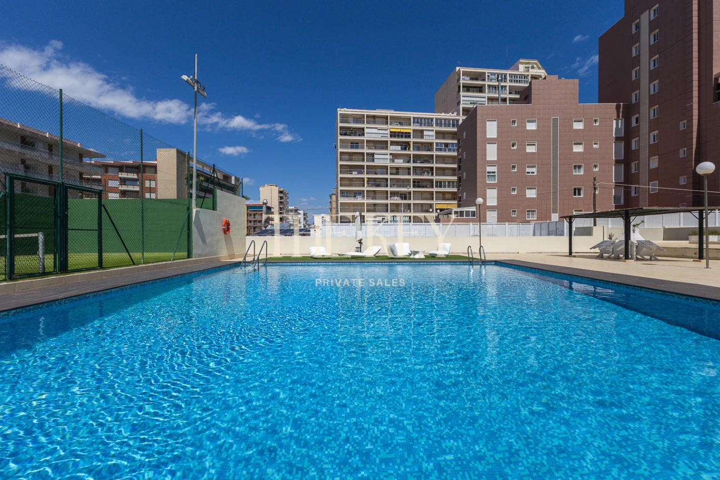 Apartamento Primera Línea Gandia Lujo: 240m² y Vistas al Mar | The Key