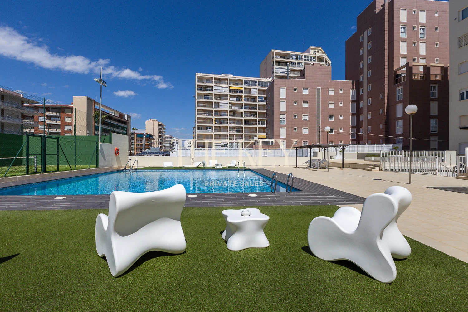 Apartamento Primera Línea Gandia Lujo: 240m² y Vistas al Mar | The Key