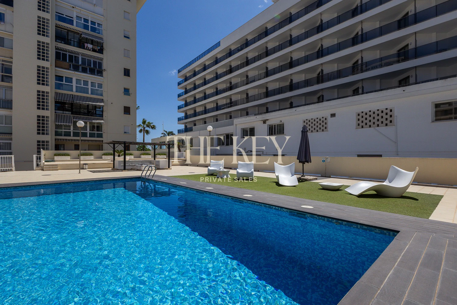 Apartamento Primera Línea Gandia Lujo: 240m² y Vistas al Mar | The Key