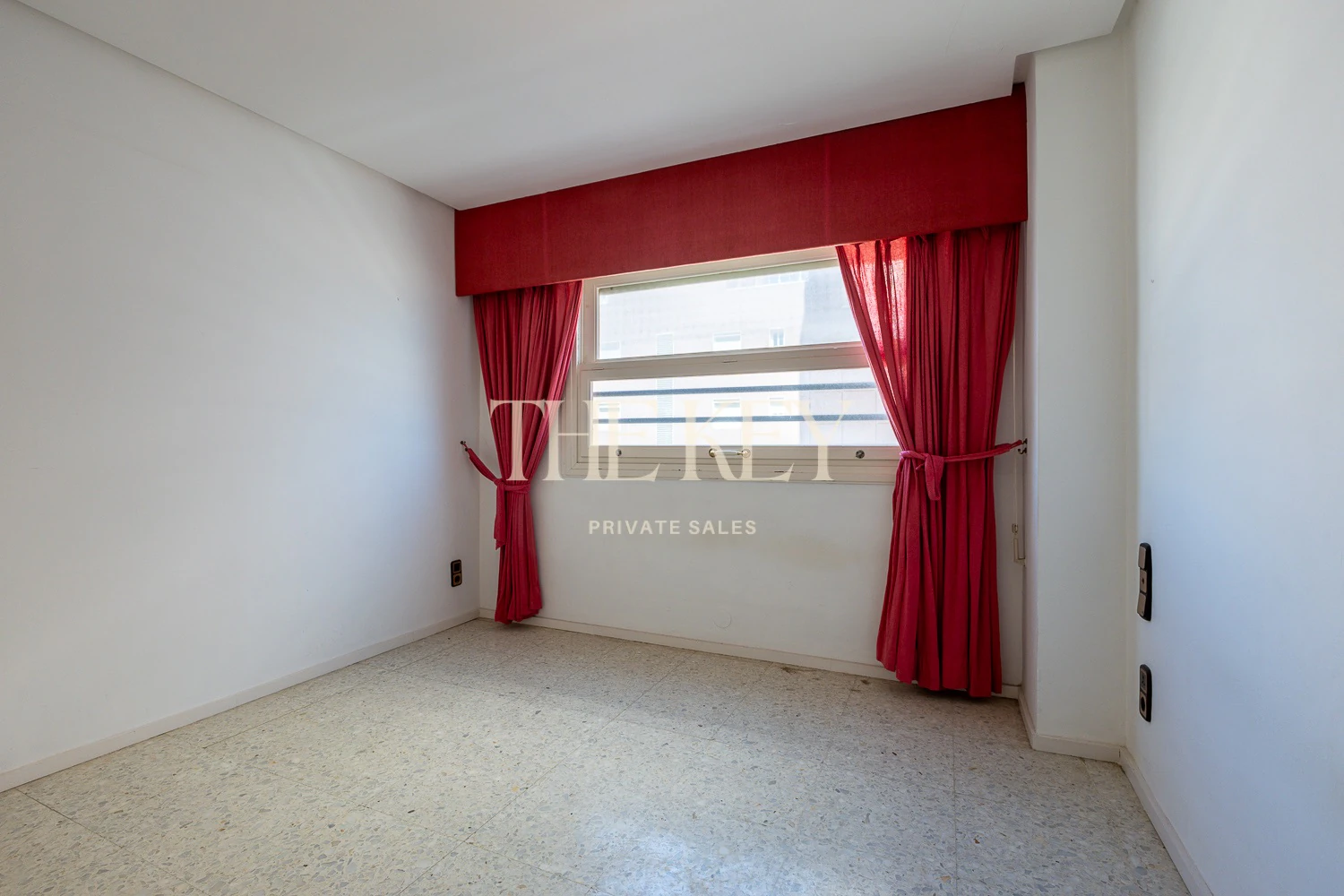 Apartamento Primera Línea Gandia Lujo: 240m² y Vistas al Mar | The Key