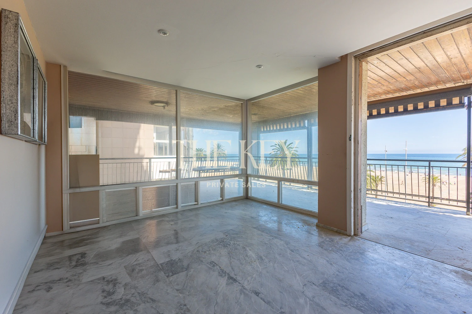 Apartamento Primera Línea Gandia Lujo: 240m² y Vistas al Mar | The Key