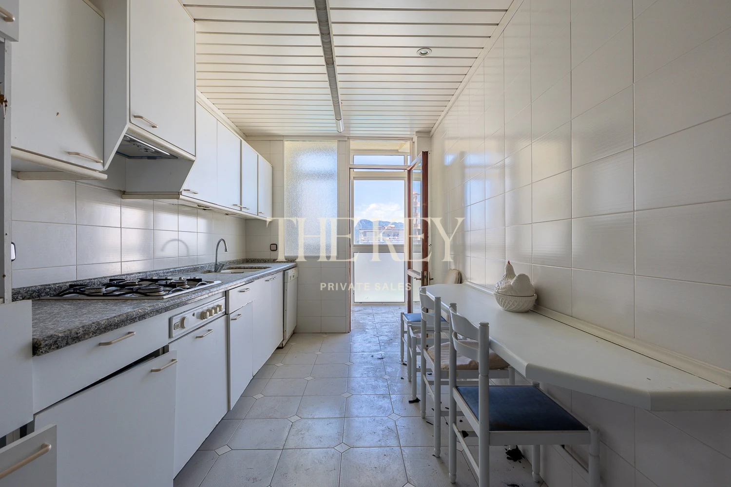 Apartamento Primera Línea Gandia Lujo: 240m² y Vistas al Mar | The Key