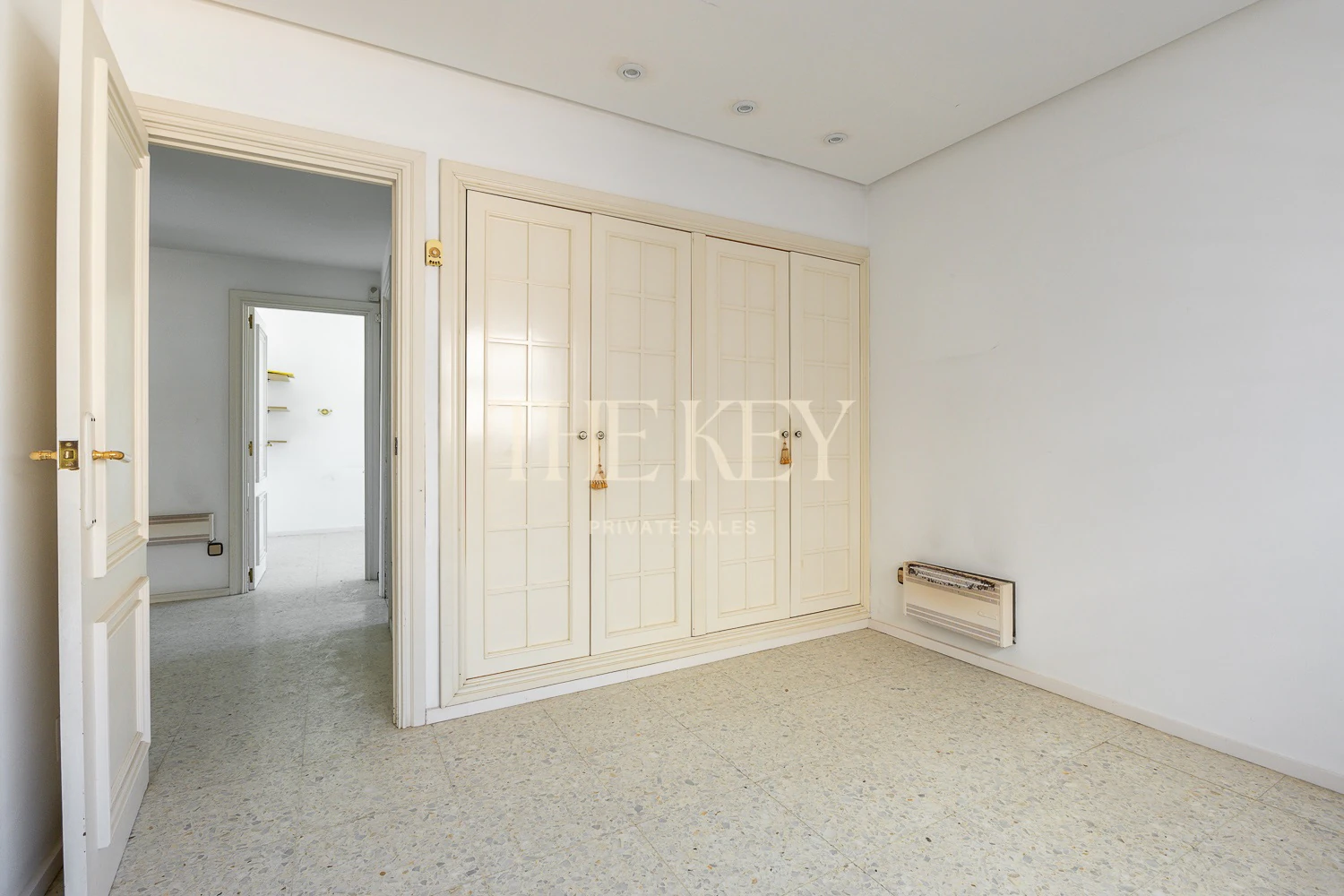 Apartamento Primera Línea Gandia Lujo: 240m² y Vistas al Mar | The Key