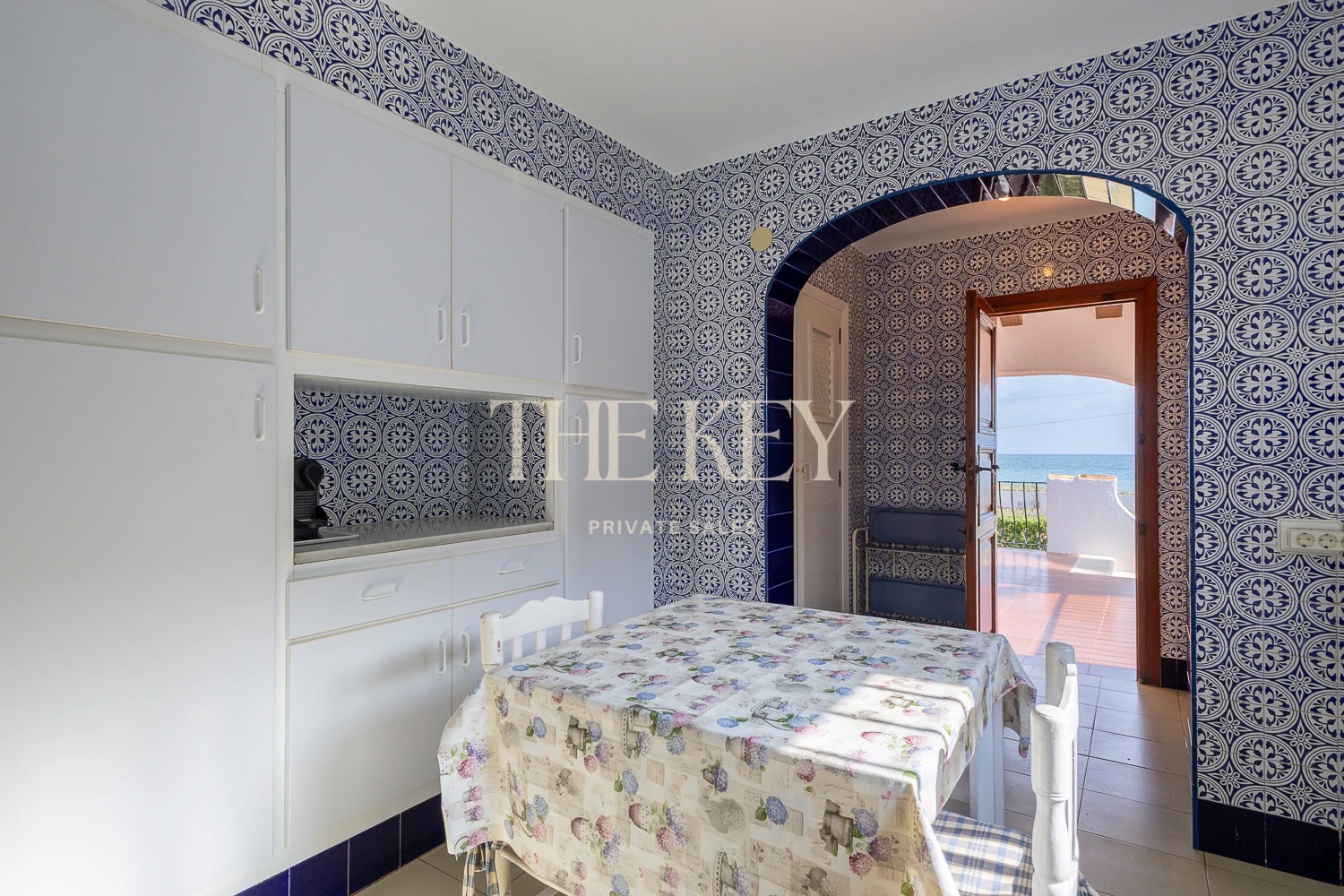 Villa de Lujo en Primera Línea en Dénia con salida directa al Mar | The Key
