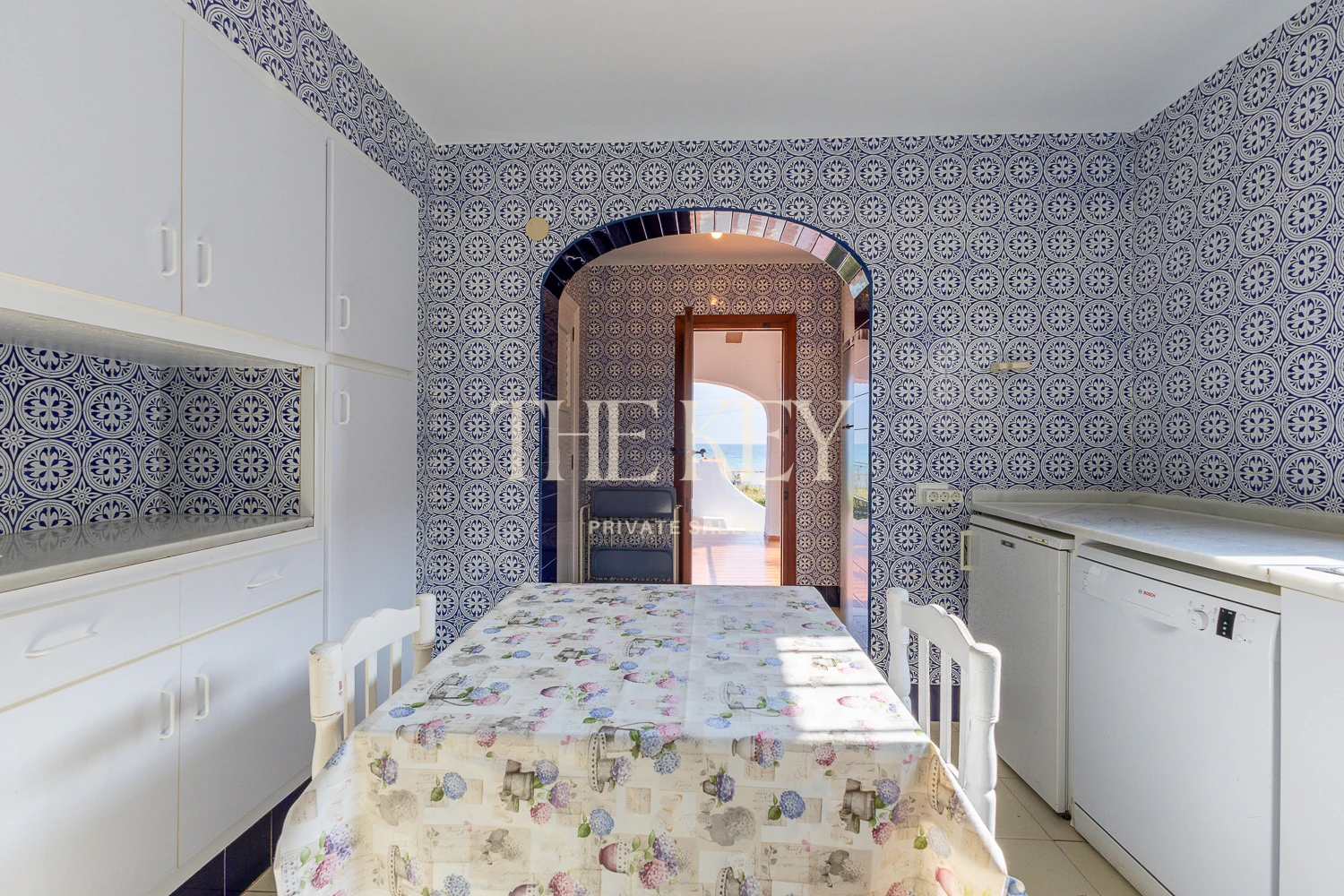 Villa de Lujo en Primera Línea en Dénia con salida directa al Mar | The Key