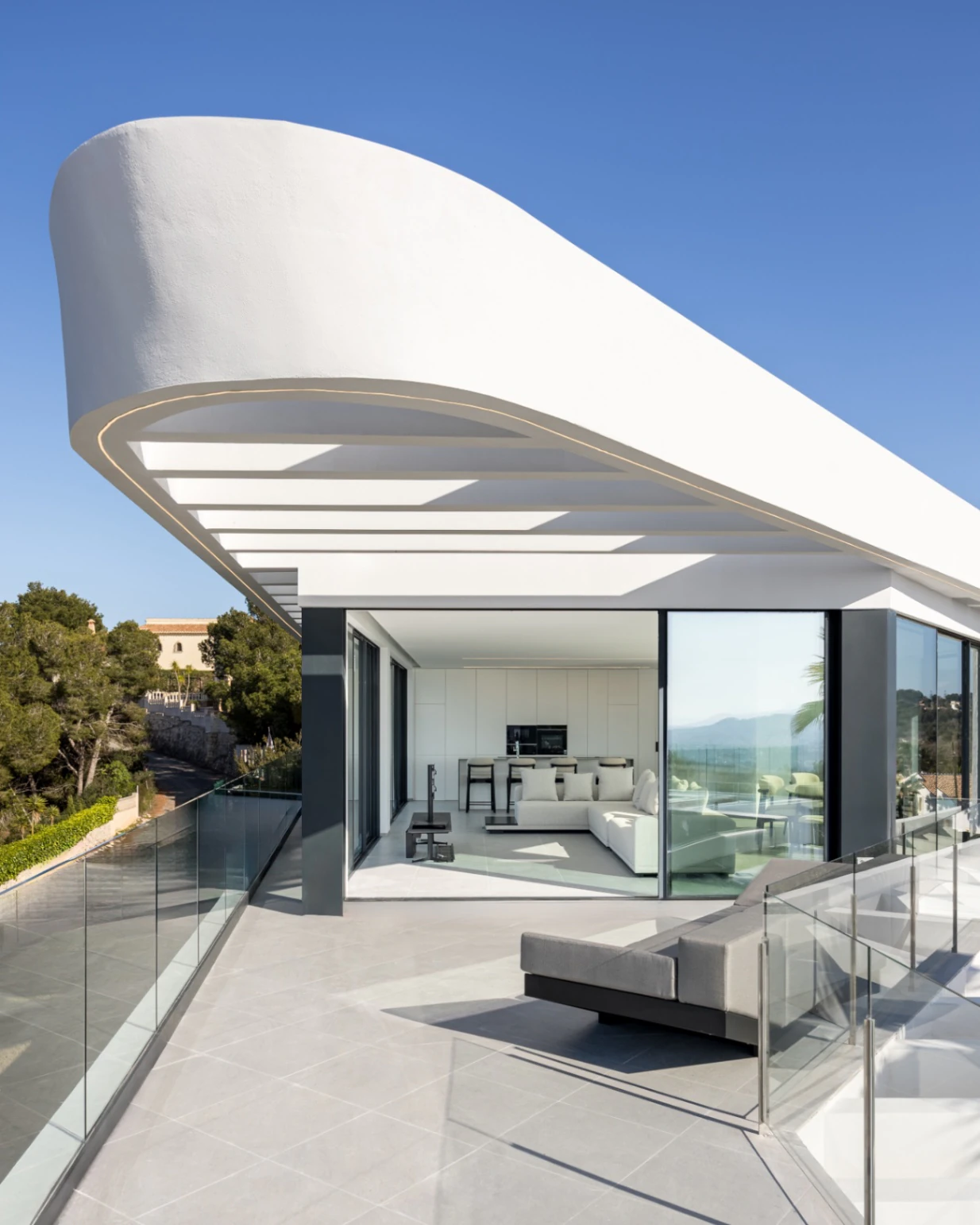 Villa de lujo vanguardista con vistas al mar en Jávea