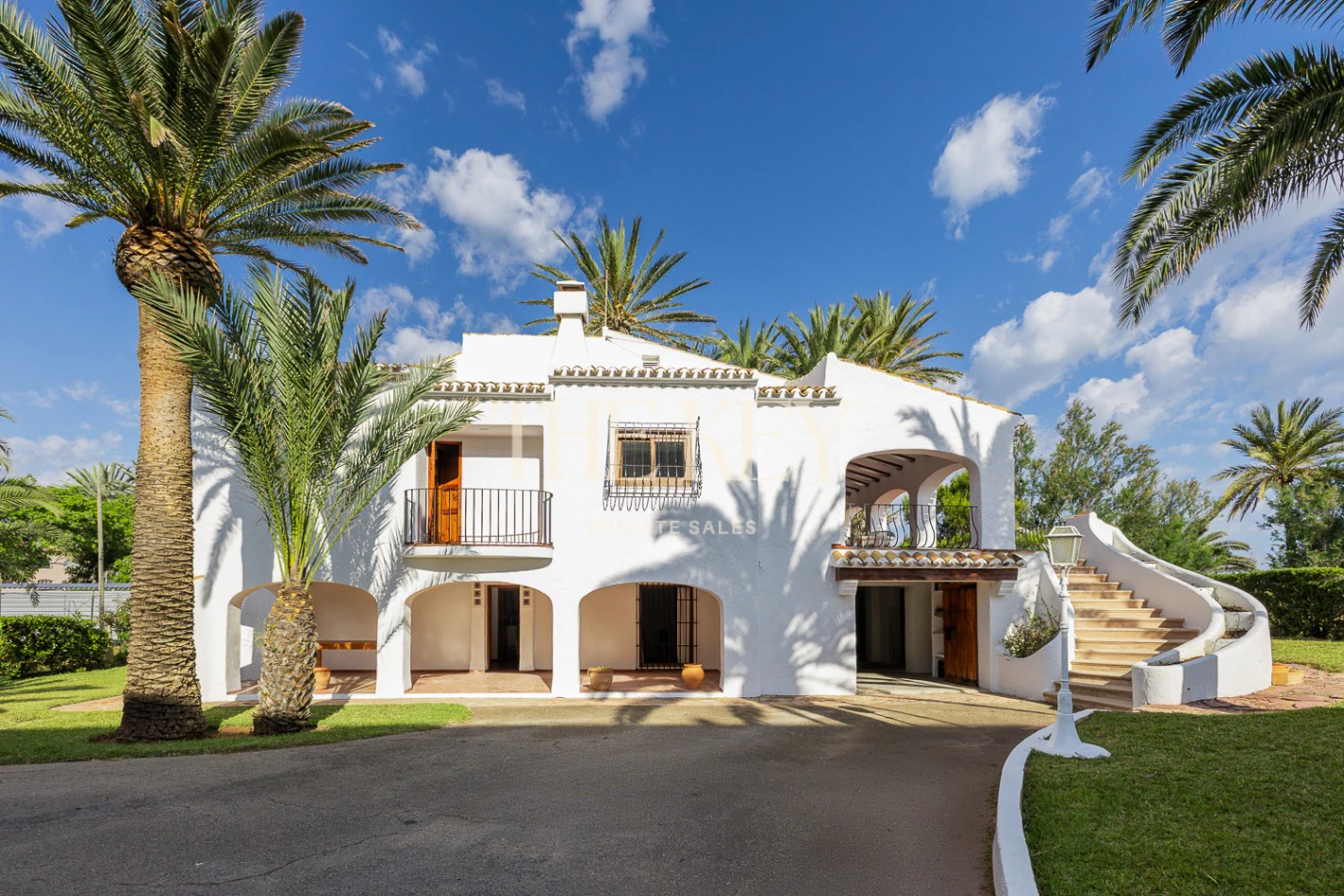 Villa de Lujo en Primera Línea en Dénia con salida directa al Mar | The Key