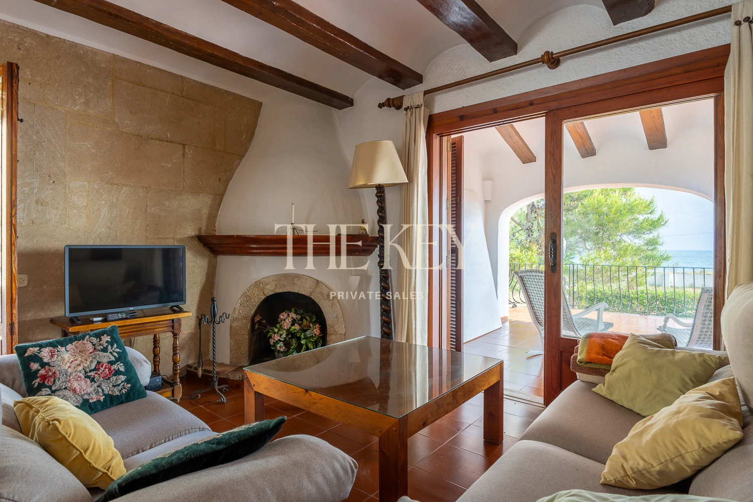 Villa de Lujo en Primera Línea en Dénia con salida directa al Mar | The Key