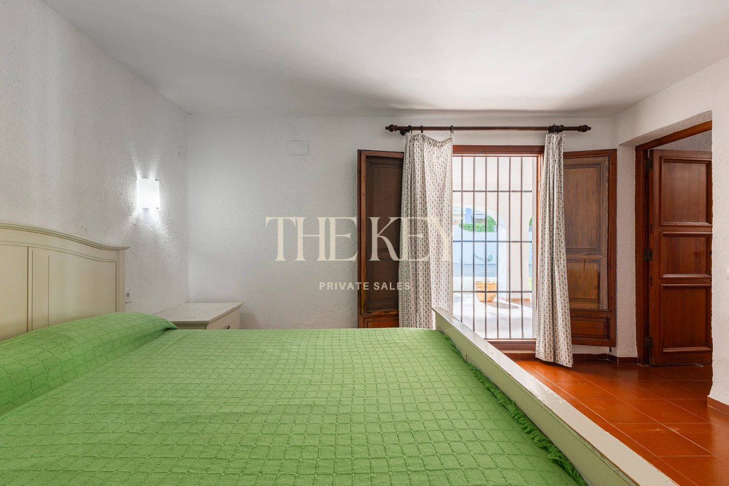 Villa de Lujo en Primera Línea en Dénia con salida directa al Mar | The Key