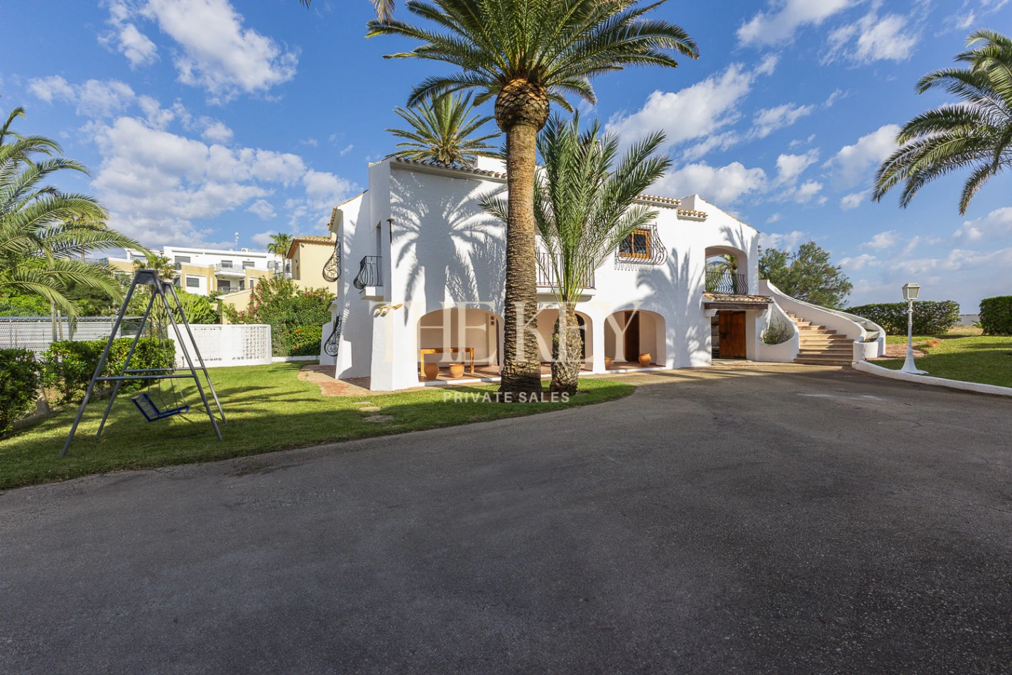 Villa de Lujo en Primera Línea en Dénia con salida directa al Mar | The Key