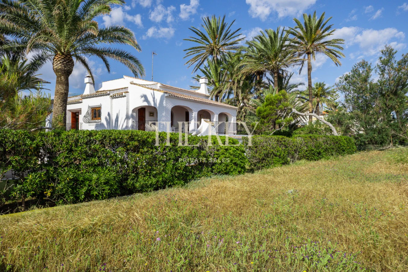 Villa de Lujo en Primera Línea en Dénia con salida directa al Mar | The Key