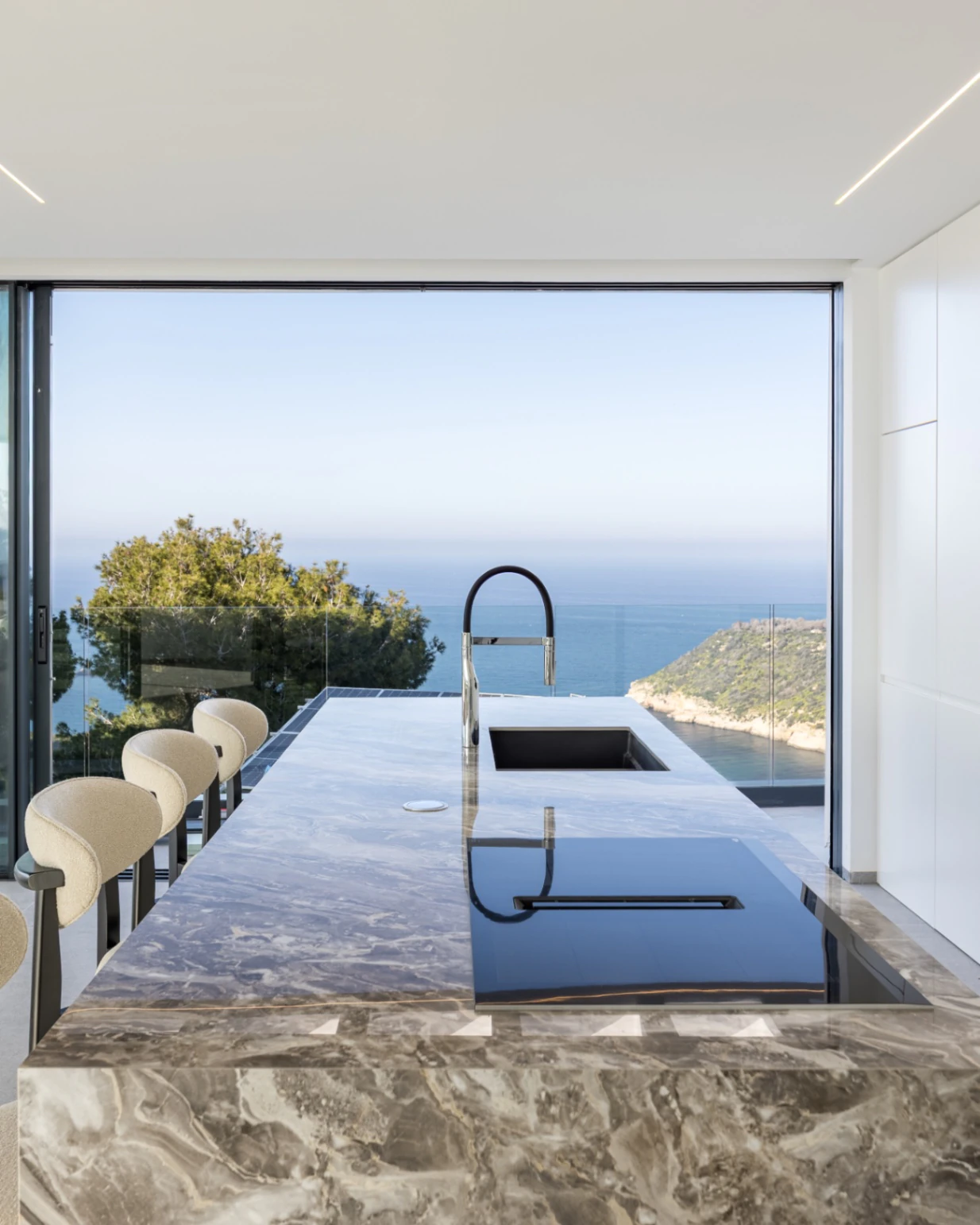 Villa de lujo vanguardista con vistas al mar en Jávea