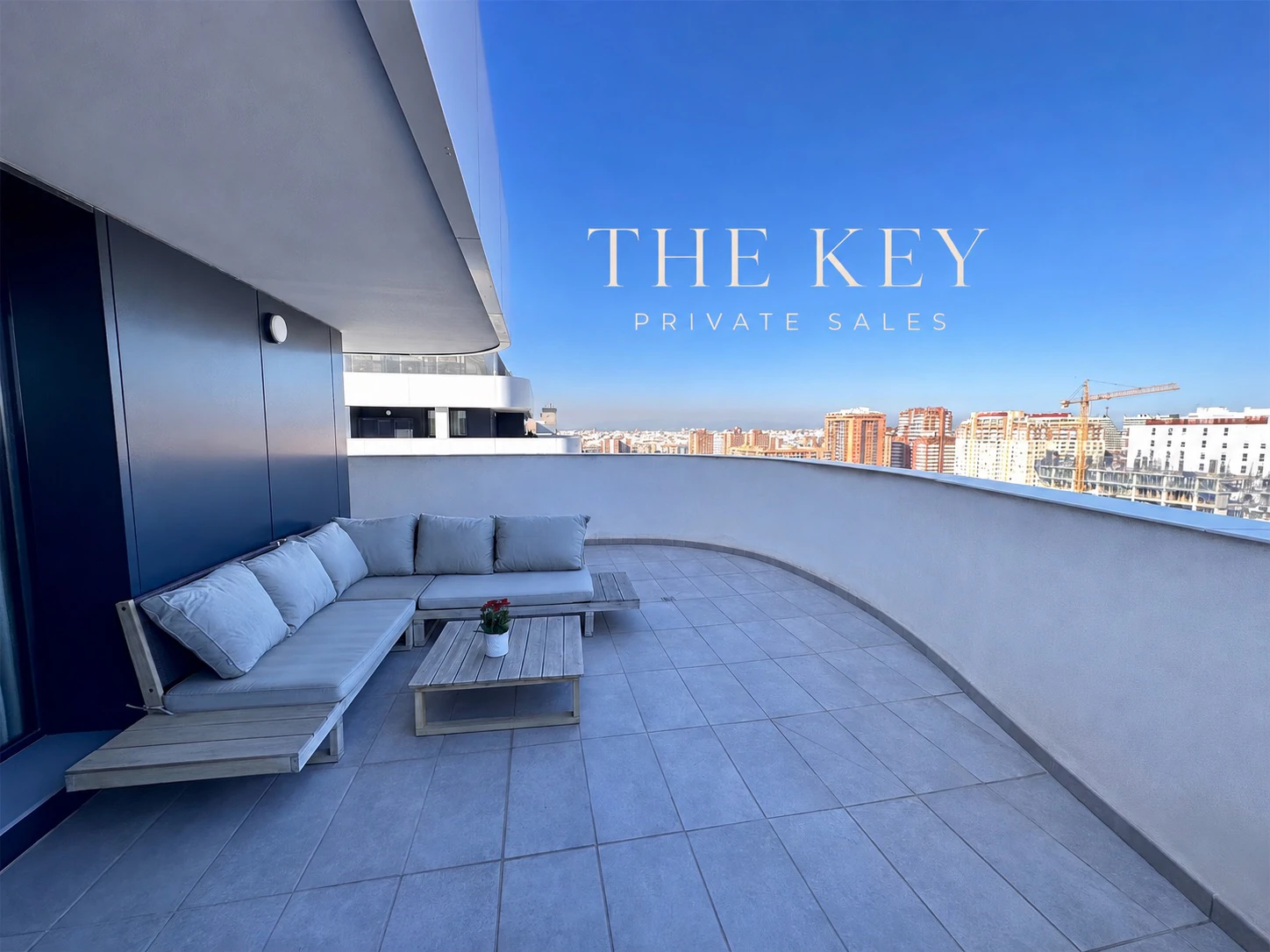 Espectacular ático con terraza en la milla de oro de Valencia