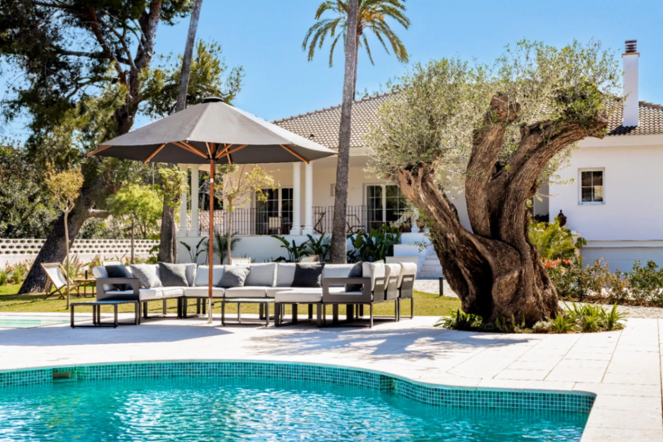 Chalet de lujo en Denia con 10 dormitorios y 10 baños a la venta