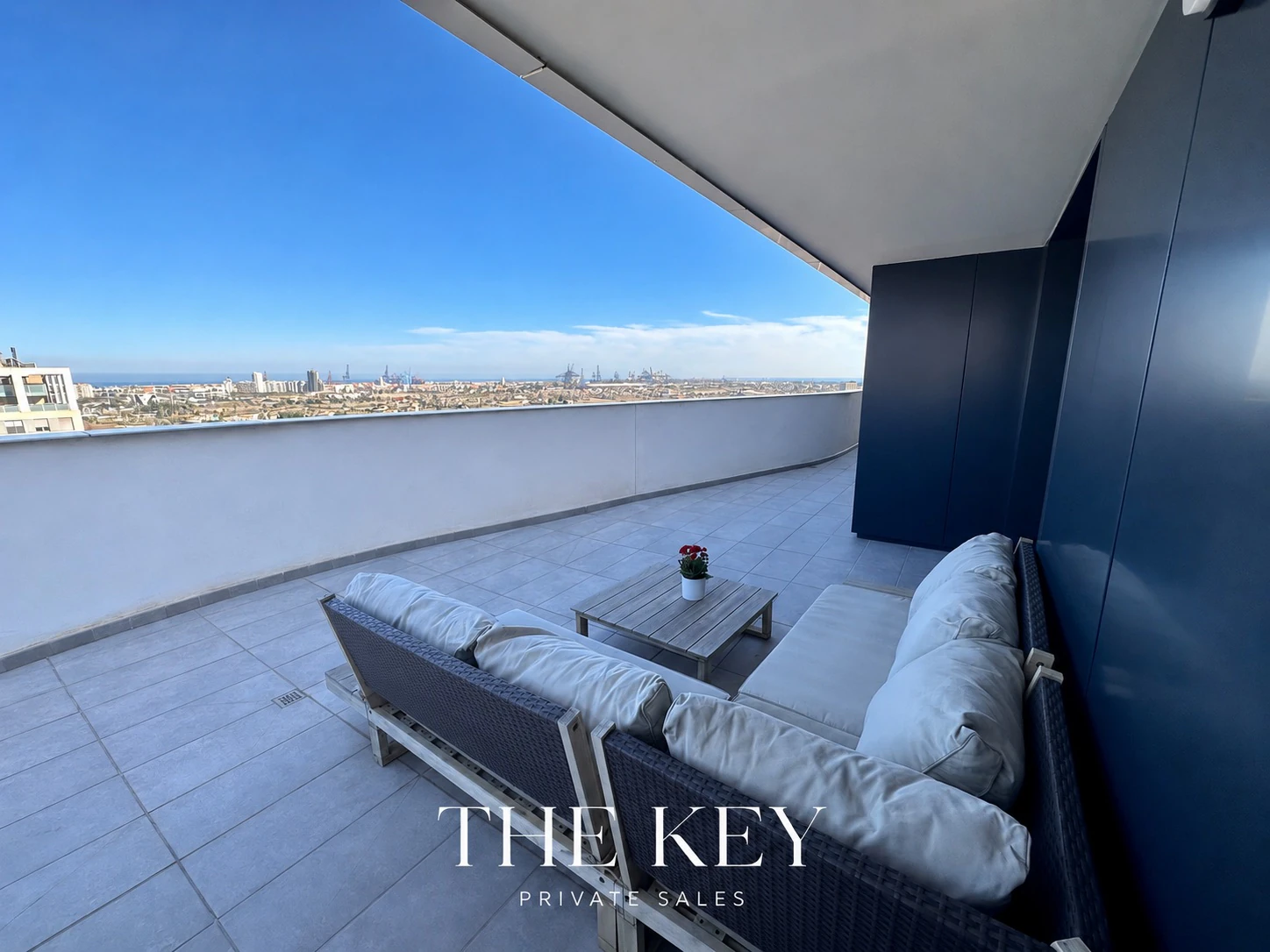 Espectacular ático con terraza en la milla de oro de Valencia