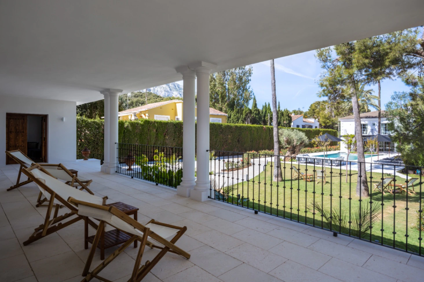Chalet de lujo en Denia con 10 dormitorios y 10 baños a la venta