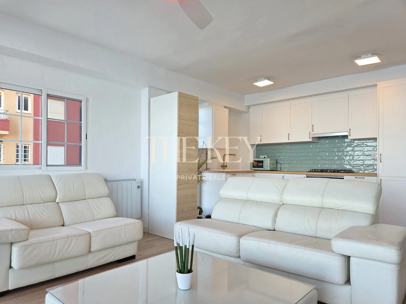 Apartamento en primera línea de mar en Tavernes de la Valldigna con gran terraza y vistas exclusivas