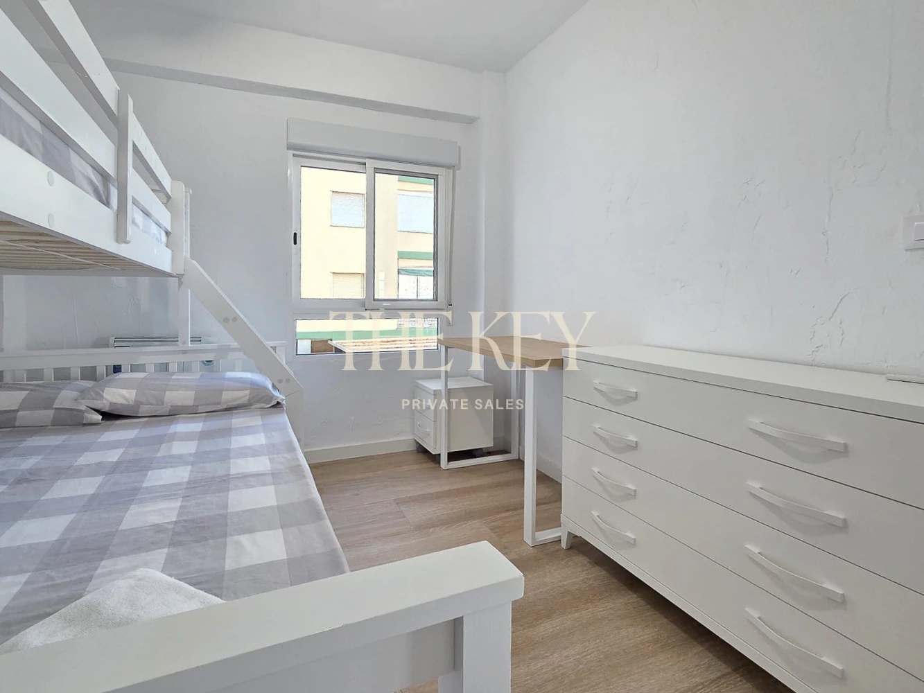 Apartamento en primera línea de mar en Tavernes de la Valldigna con gran terraza y vistas exclusivas
