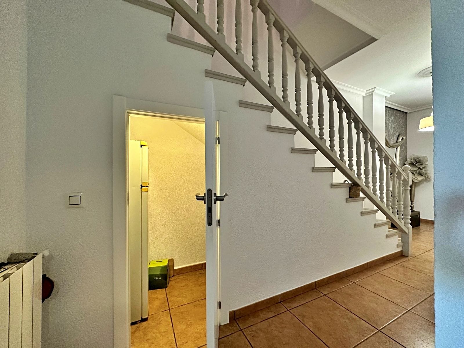 Espaciosa casa de pueblo con garaje interno