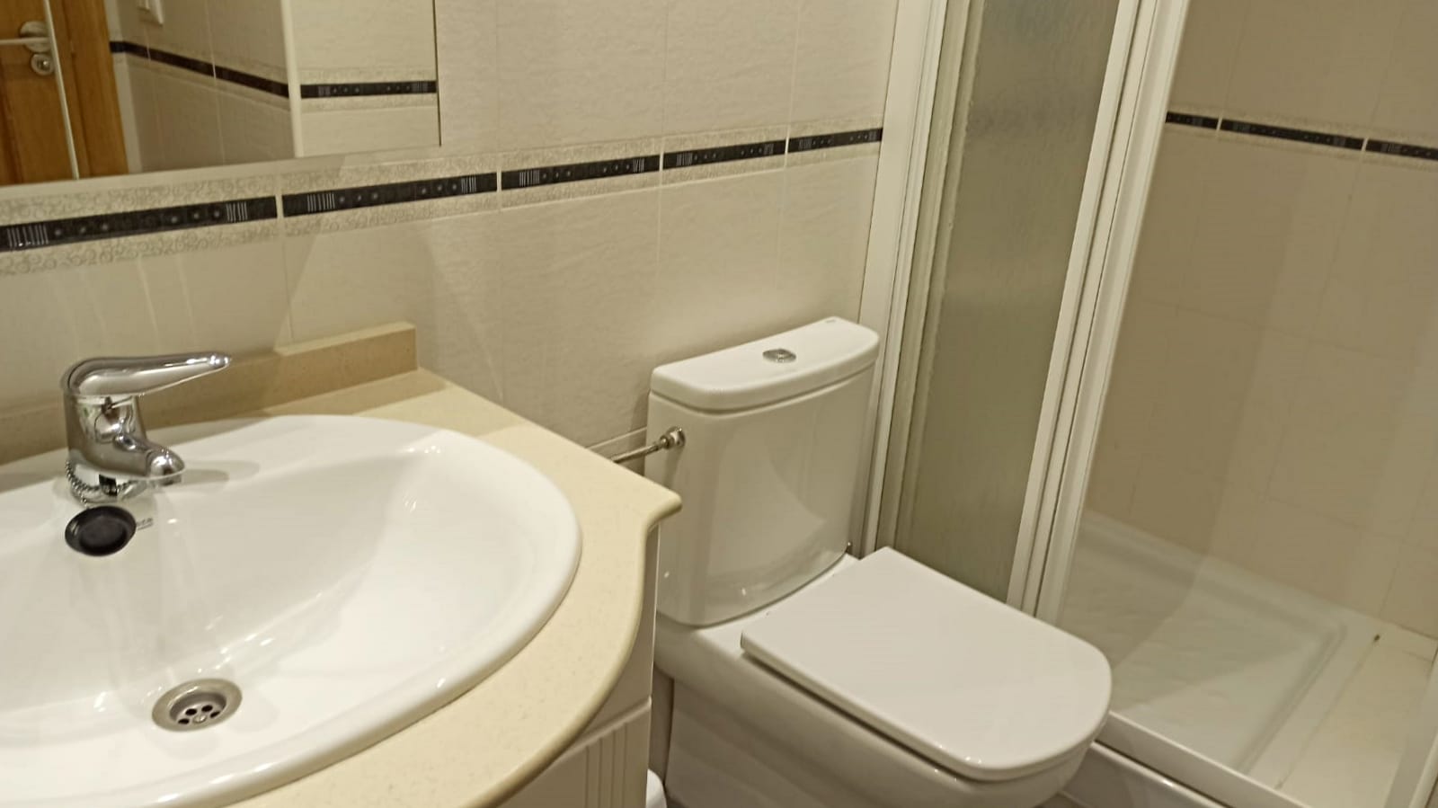 Estupenda casa adosada con piscina comunitaria