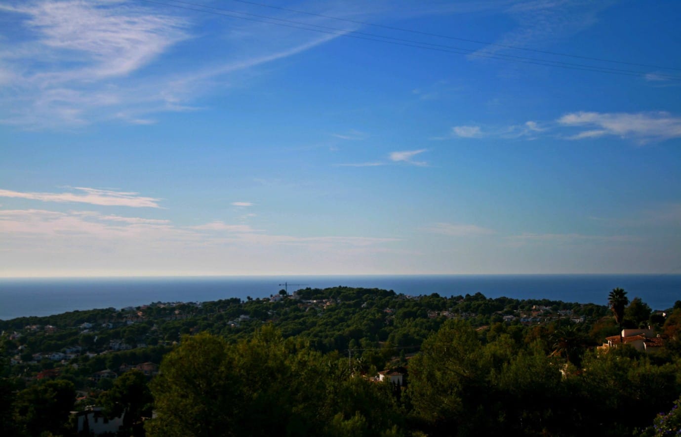 Parcela sin obligación de construir en venta en Moraira – Costa Blanca