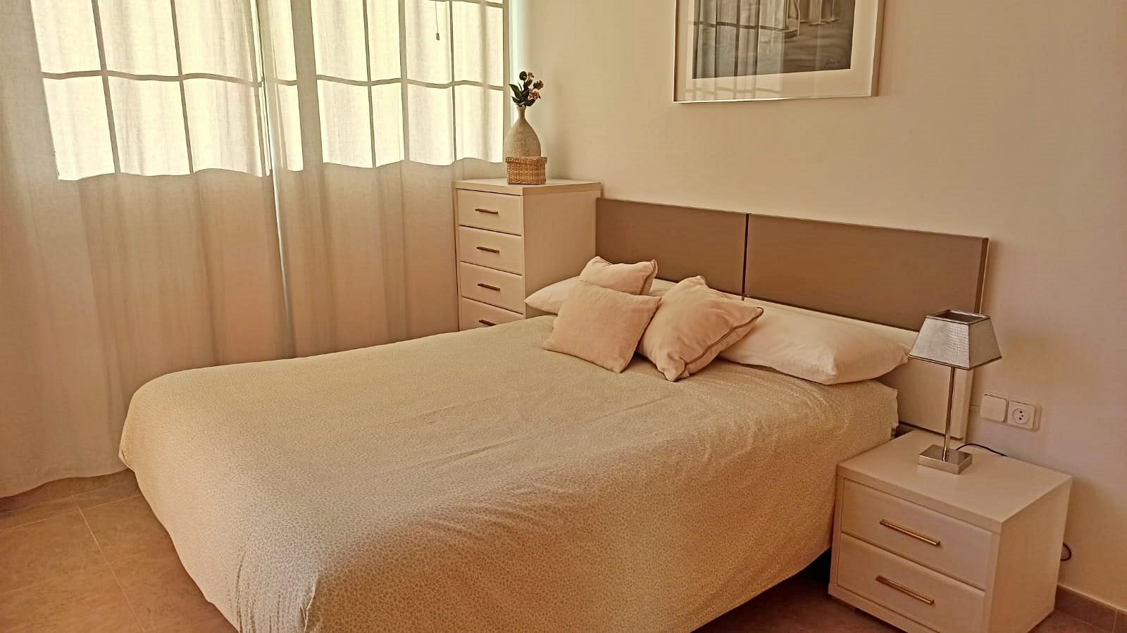 Estupenda casa adosada con piscina comunitaria