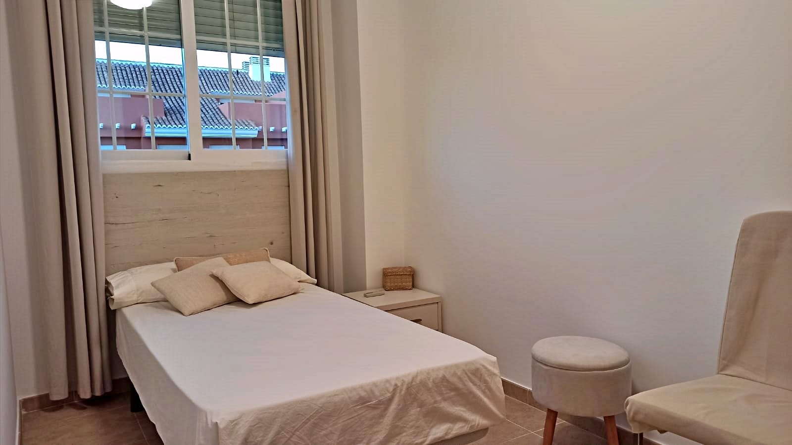 Estupenda casa adosada con piscina comunitaria