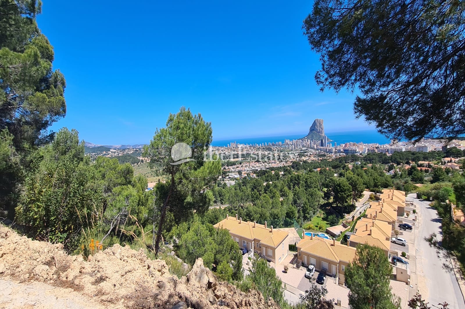 Parcela de 5150 m2 en Calpe, Oltamar