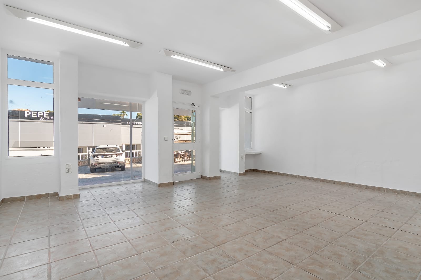 Local comercial con buena ubicación