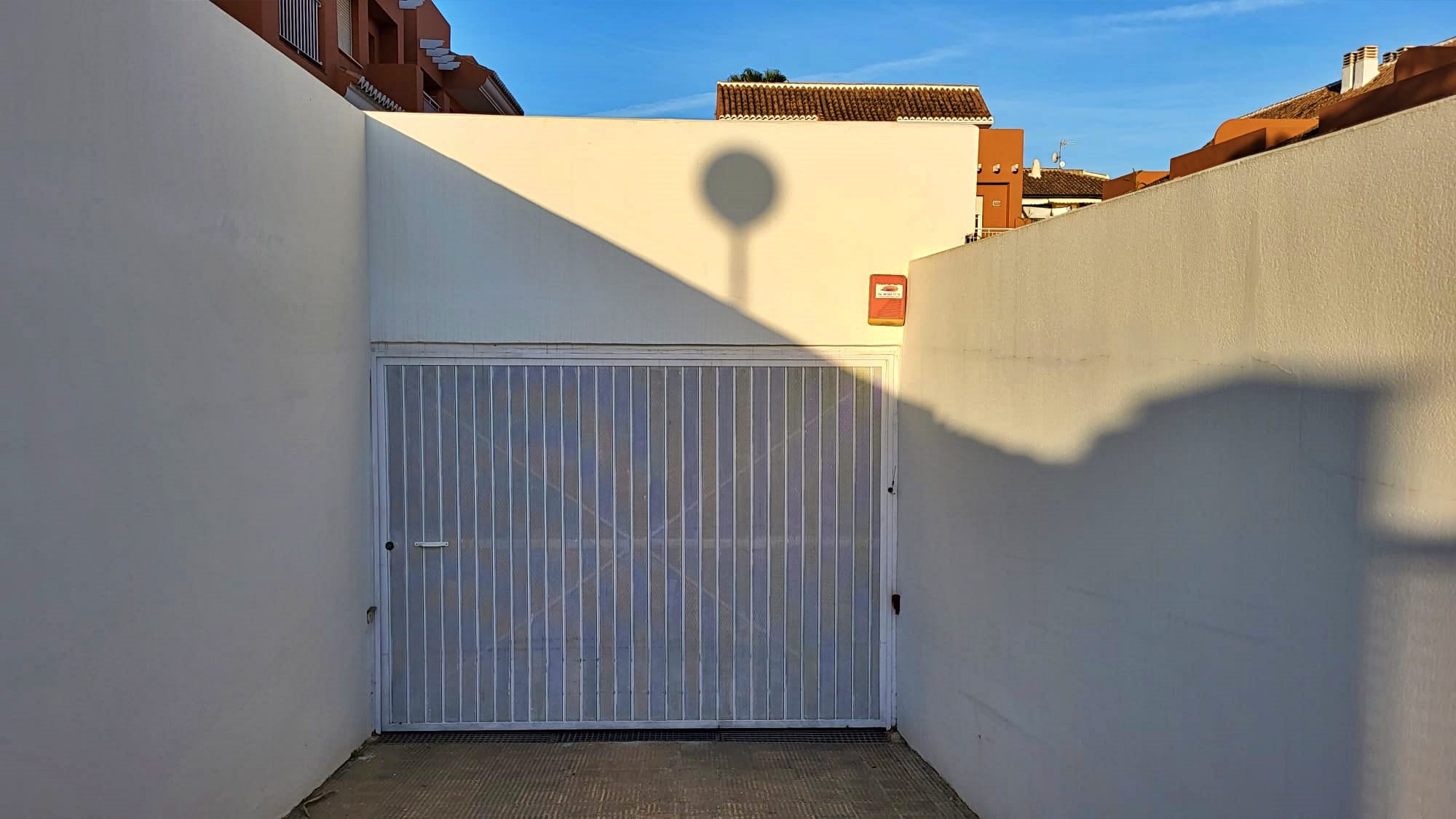 Estupenda casa adosada con piscina comunitaria