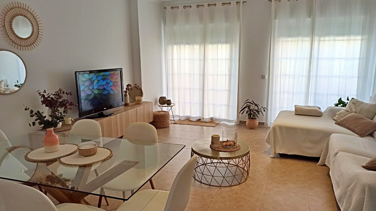 Estupenda casa adosada con piscina comunitaria