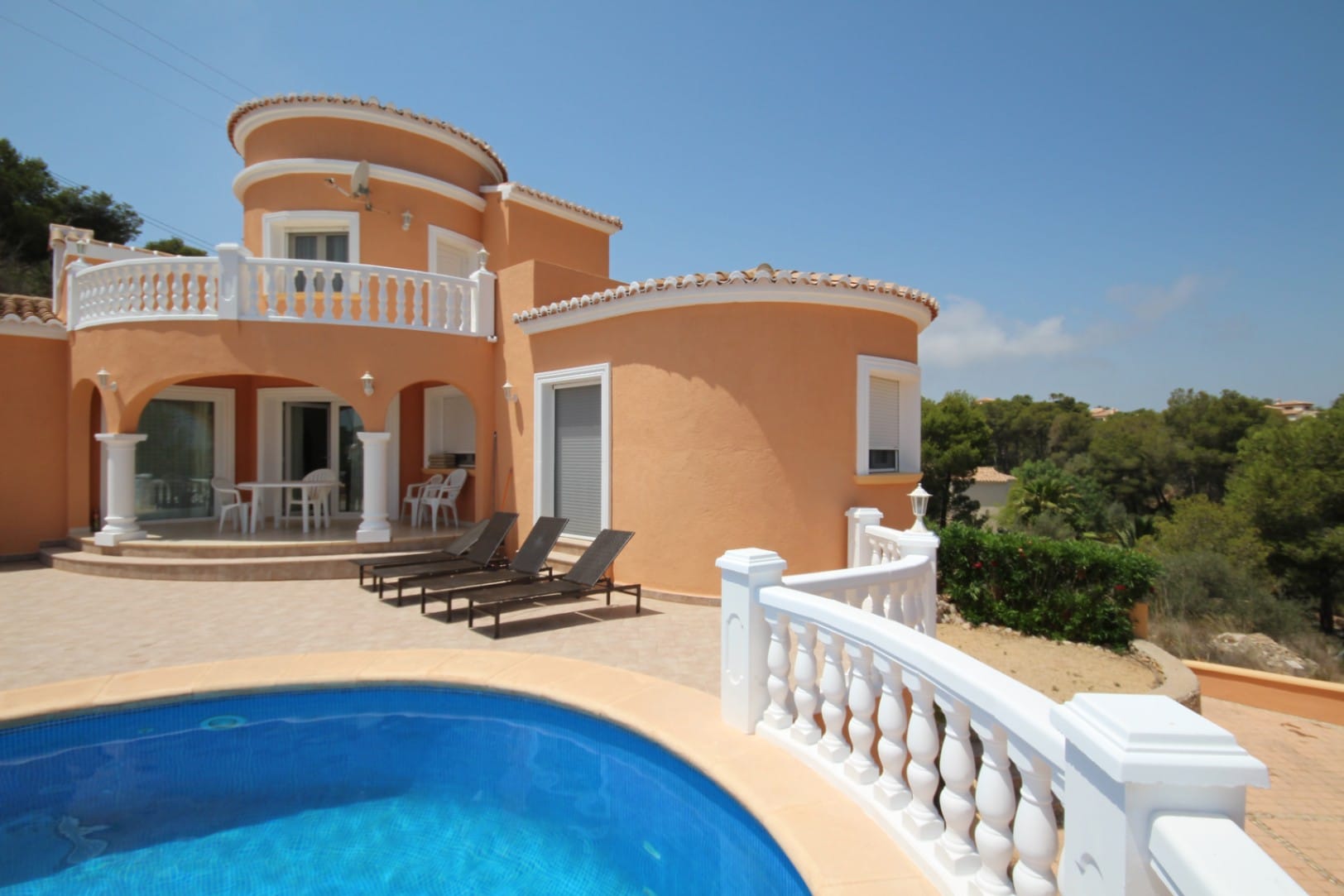 En venta: Lujosa villa tradicional en Jávea