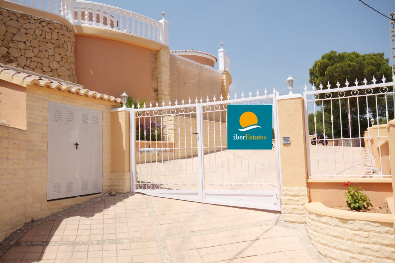 En venta: Lujosa villa tradicional en Jávea